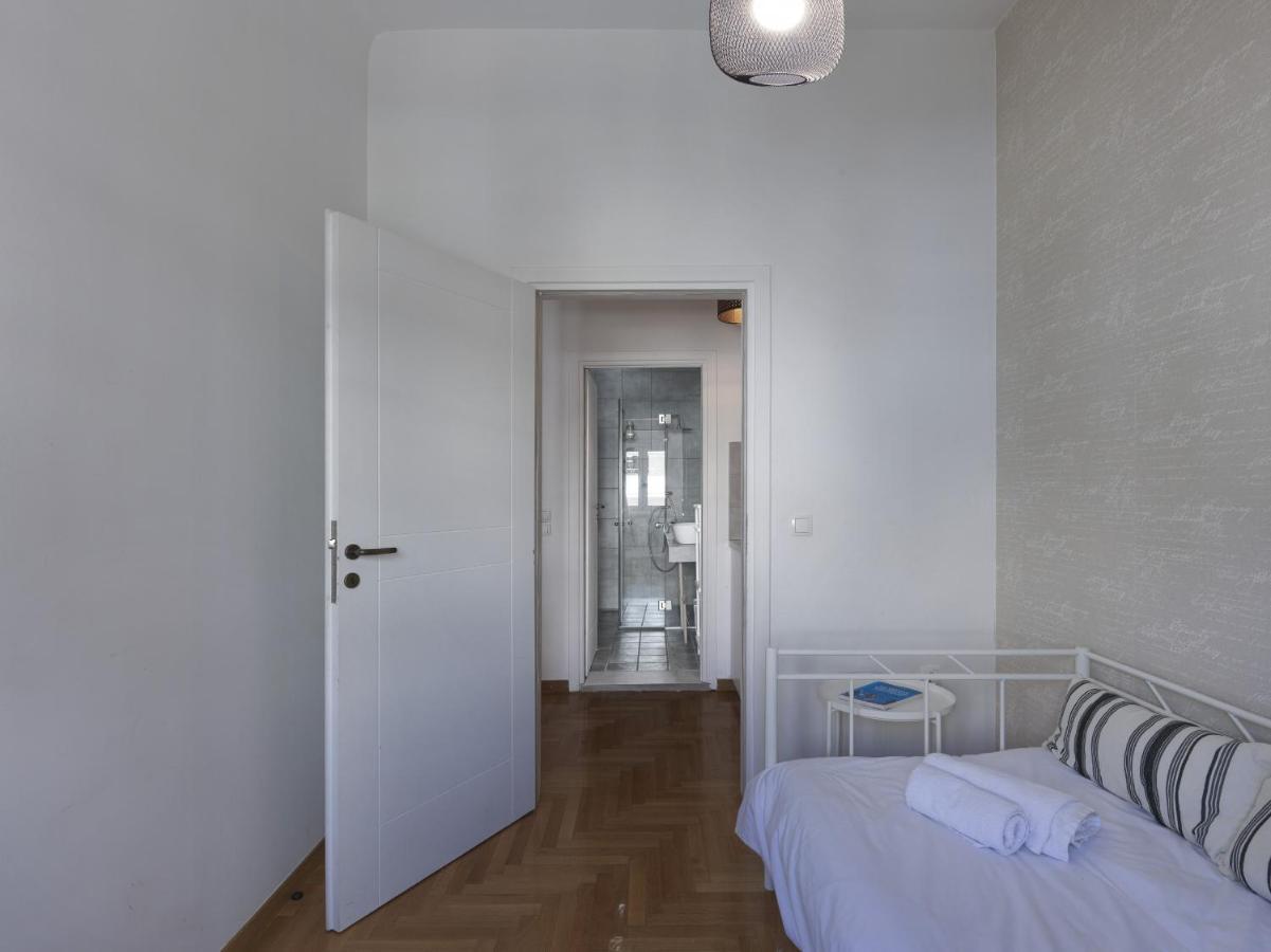 Beautiful Athenian Apartment Next To The Center Exterior foto